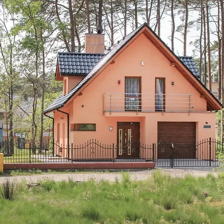 Three-bedroom Holiday In *